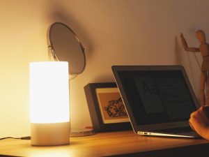 Las 3 mejores luces elegantes y ajustables para tu oficina